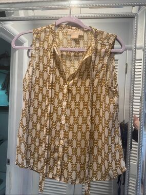MICHAEL Michael Kors Sleeveless Chain-Print Blouse in Cream and Gold